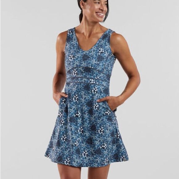 Title Nine Dress Womens Small Geometric Sleeveless Blue Athletic Pocket V Neck - Picture 1 of 10